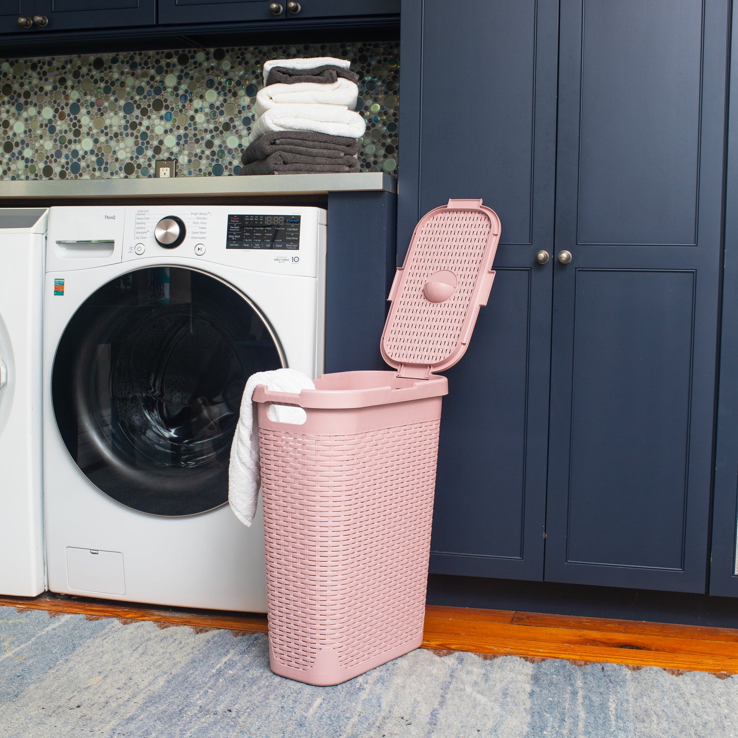 Mind Reader Slim Laundry Hamper with Lid, 40L Clothes Basket, Premium Wicker Design, Plastic