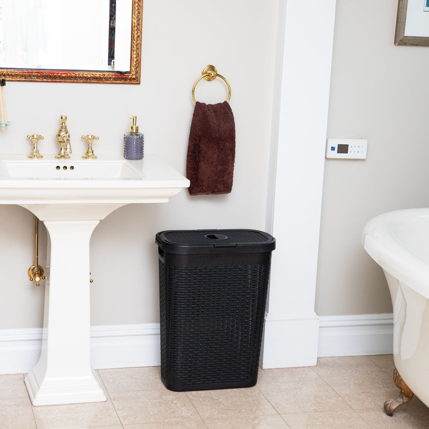 Mind Reader Slim Laundry Hamper with Lid, 40L Clothes Basket, Premium Wicker Design, Plastic