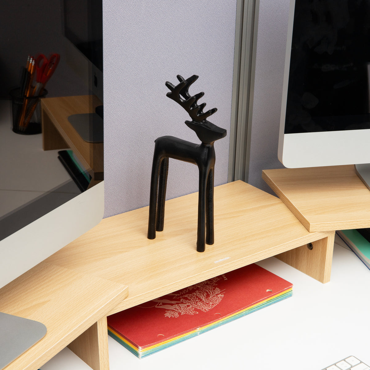 Mind Reader Modern Metal Reindeer Figurine, Sleek Aluminum Winter Holiday Decor, Rustic Contemporary Accent, Black