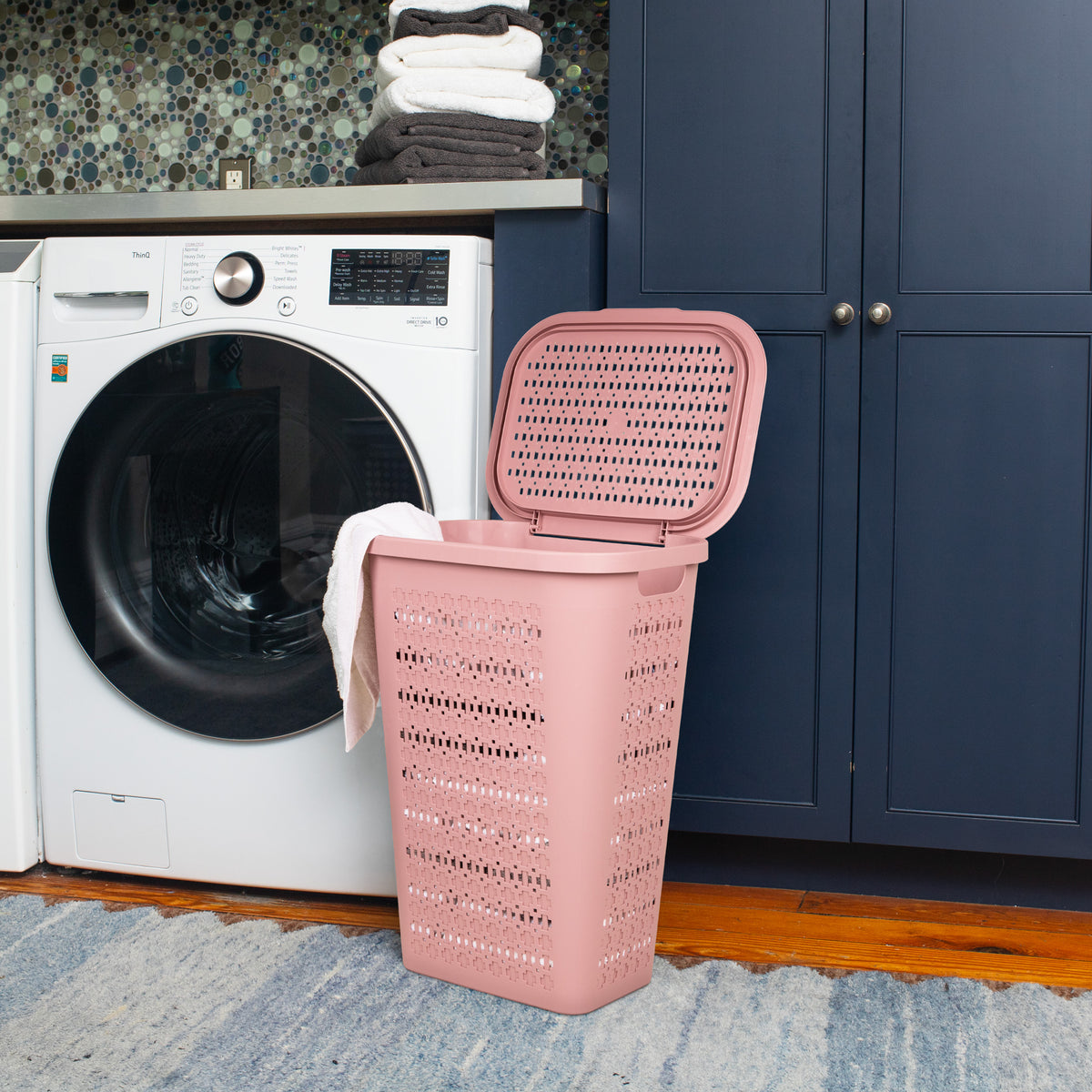 Mind Reader Slim Tapered Laundry Hamper with Lid, 50L Plastic Clothes Basket with Swiss Cross Cut-Outs, Lightweight & Ventilated Laundry Bin with Handles