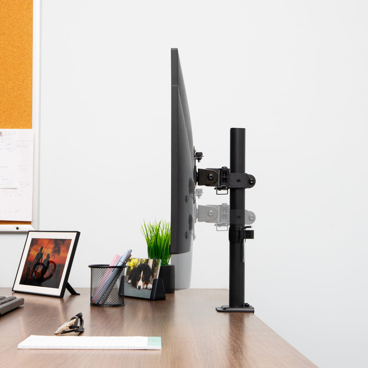 Mind Reader Single Monitor Desk Mount for 13–32 Inch Screens, Adjustable Arm with 180° Rotation, ±90° Swivel, ±45° Tilt, VESA 75x75/100x100, Integrated Cable Management, Up to 17.6 lbs Load, Black